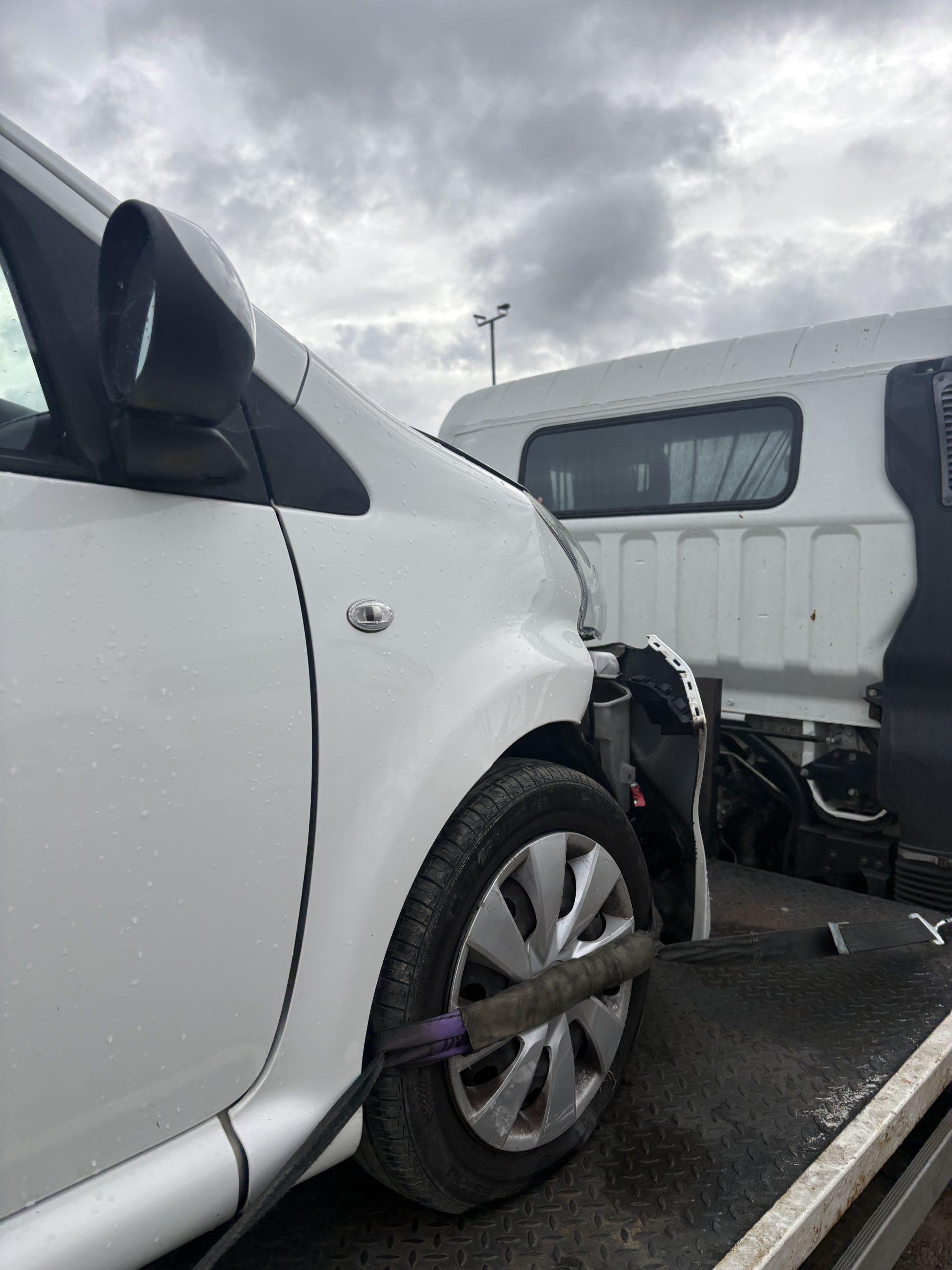 Copart vehicle transport with customer live location updates